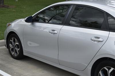 2021 Kia Forte LXS EDITION 65K LOW MILES FRESH TRADE IN CLEAN   - Photo 17 - Stafford, TX 77477