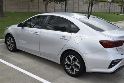 2021 Kia Forte LXS EDITION 65K LOW MILES FRESH TRADE IN CLEAN   - Photo 15 - Stafford, TX 77477