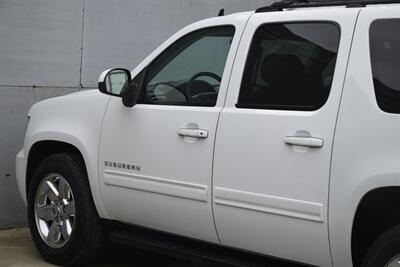 2011 Chevrolet Suburban LT 4X4 LTHR ROOF RACK 8 PASS SEAT CHROME WHLS NICE   - Photo 17 - Stafford, TX 77477