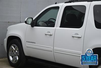 2011 Chevrolet Suburban LT 4X4 LTHR ROOF RACK 8 PASS SEAT CHROME WHLS NICE   - Photo 17 - Stafford, TX 77477