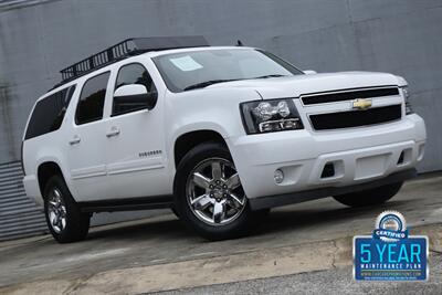 2011 Chevrolet Suburban LT 4X4 LTHR ROOF RACK 8 PASS SEAT CHROME WHLS NICE   - Photo 1 - Stafford, TX 77477