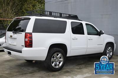 2011 Chevrolet Suburban LT 4X4 LTHR ROOF RACK 8 PASS SEAT CHROME WHLS NICE   - Photo 14 - Stafford, TX 77477