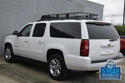 2011 Chevrolet Suburban LT 4X4 LTHR ROOF RACK 8 PASS SEAT CHROME WHLS NICE   - Photo 13 - Stafford, TX 77477