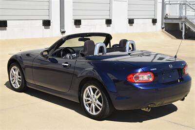 2009 Mazda MX-5 Miata SPORT HARDTOP CONVERTIBLE 5SPD MANUAL NEW TRADE   - Photo 17 - Stafford, TX 77477