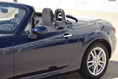 2009 Mazda MX-5 Miata SPORT HARDTOP CONVERTIBLE 5SPD MANUAL NEW TRADE   - Photo 10 - Stafford, TX 77477