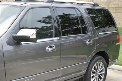 2016 Lincoln Navigator SELECT NAV BK/CAM HWY MILES FRESH TRADE CLEAN   - Photo 9 - Stafford, TX 77477