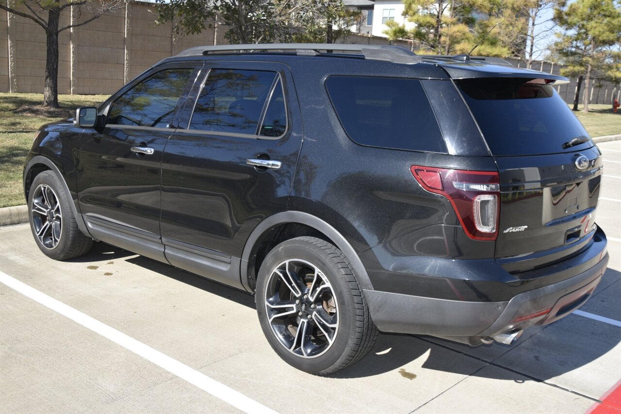 2013 Ford Explorer Sport photo 16