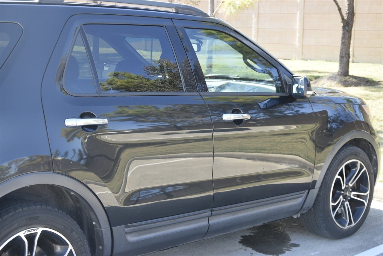 2013 Ford Explorer Sport photo 21