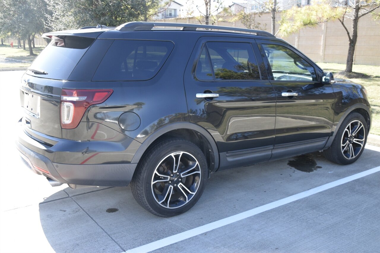 2013 Ford Explorer Sport photo 17