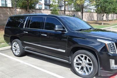 2018 Cadillac Escalade ESV 4X4 PREM NAV BK/CAM S/ROOF HTD/AC STS HWY MILE   - Photo 6 - Stafford, TX 77477