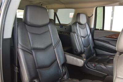 2018 Cadillac Escalade ESV 4X4 PREM NAV BK/CAM S/ROOF HTD/AC STS HWY MILE   - Photo 37 - Stafford, TX 77477