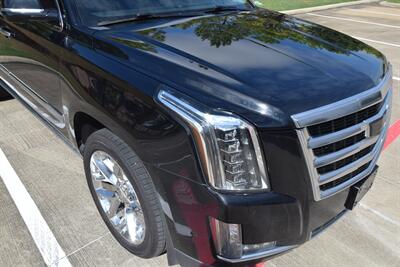 2018 Cadillac Escalade ESV 4X4 PREM NAV BK/CAM S/ROOF HTD/AC STS HWY MILE   - Photo 11 - Stafford, TX 77477