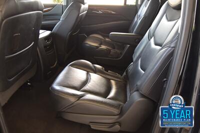 2018 Cadillac Escalade ESV 4X4 PREM NAV BK/CAM S/ROOF HTD/AC STS HWY MILE   - Photo 34 - Stafford, TX 77477