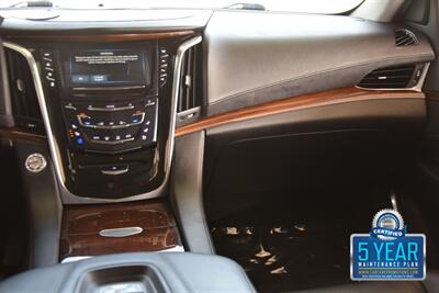 2018 Cadillac Escalade ESV 4X4 PREM NAV BK/CAM S/ROOF HTD/AC STS HWY MILE   - Photo 22 - Stafford, TX 77477