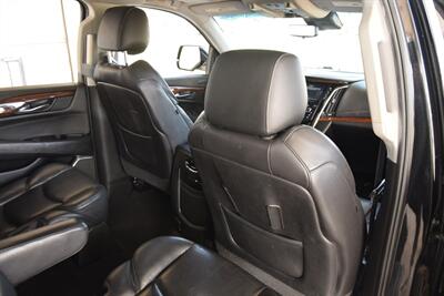2018 Cadillac Escalade ESV 4X4 PREM NAV BK/CAM S/ROOF HTD/AC STS HWY MILE   - Photo 33 - Stafford, TX 77477