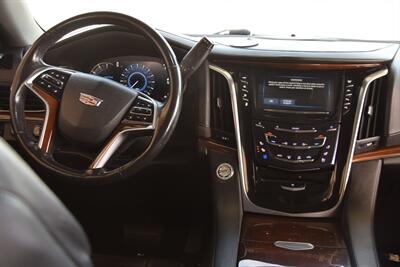 2018 Cadillac Escalade ESV 4X4 PREM NAV BK/CAM S/ROOF HTD/AC STS HWY MILE   - Photo 21 - Stafford, TX 77477