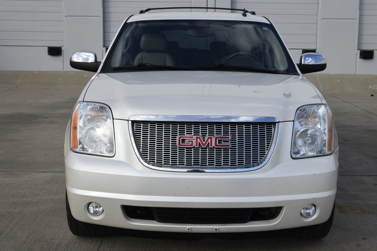 2012 GMC Yukon XL SLT photo 2