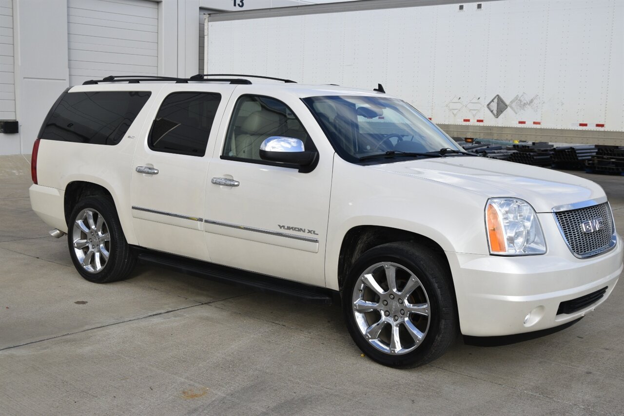 2012 GMC Yukon XL SLT photo 4