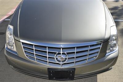 2011 Cadillac DTS LUXURY COLLECTION LTHR ROOF LOW MILES CLEAN   - Photo 11 - Stafford, TX 77477