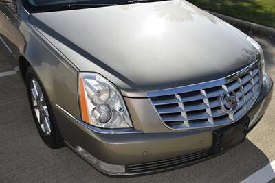 2011 Cadillac DTS LUXURY COLLECTION LTHR ROOF LOW MILES CLEAN   - Photo 10 - Stafford, TX 77477