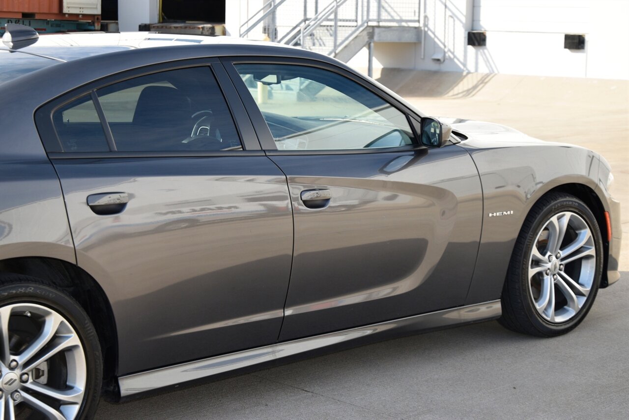 2022 Dodge Charger R/T photo 19