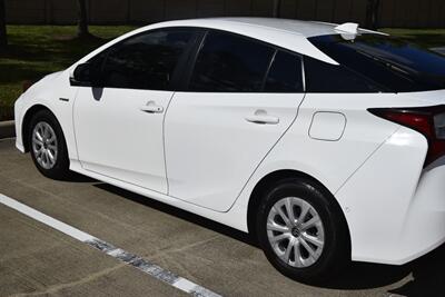 2021 Toyota Prius LE NAV BK/CAM HWY MILES FRESH TRADE NICE   - Photo 15 - Stafford, TX 77477