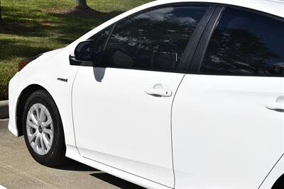2021 Toyota Prius LE NAV BK/CAM HWY MILES FRESH TRADE NICE   - Photo 17 - Stafford, TX 77477