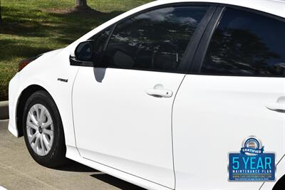2021 Toyota Prius LE NAV BK/CAM HWY MILES FRESH TRADE NICE   - Photo 17 - Stafford, TX 77477