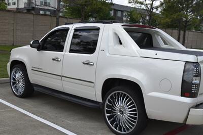 2012 Chevrolet Avalanche LTZ 4X4 LOADED 26 IN DUB WHLS B/NEW TIRES NICE   - Photo 15 - Stafford, TX 77477