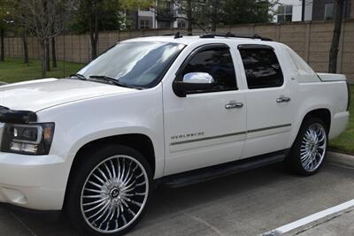 2012 Chevrolet Avalanche LTZ 4X4 LOADED 26 IN DUB WHLS B/NEW TIRES NICE   - Photo 7 - Stafford, TX 77477