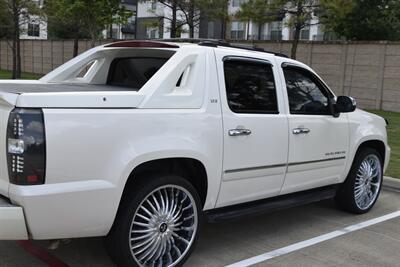 2012 Chevrolet Avalanche LTZ 4X4 LOADED 26 IN DUB WHLS B/NEW TIRES NICE   - Photo 16 - Stafford, TX 77477