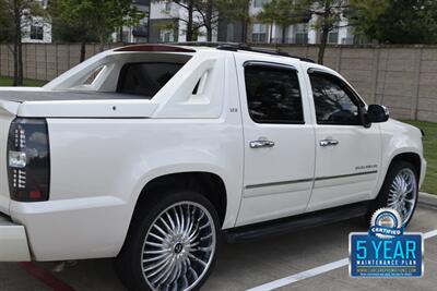 2012 Chevrolet Avalanche LTZ 4X4 LOADED 26 IN DUB WHLS B/NEW TIRES NICE   - Photo 16 - Stafford, TX 77477