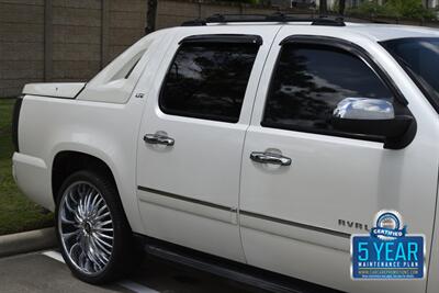 2012 Chevrolet Avalanche LTZ 4X4 LOADED 26 IN DUB WHLS B/NEW TIRES NICE   - Photo 8 - Stafford, TX 77477