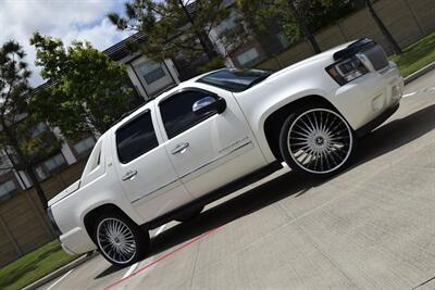 2012 Chevrolet Avalanche LTZ 4X4 LOADED 26 IN DUB WHLS B/NEW TIRES NICE   - Photo 42 - Stafford, TX 77477