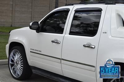 2012 Chevrolet Avalanche LTZ 4X4 LOADED 26 IN DUB WHLS B/NEW TIRES NICE   - Photo 17 - Stafford, TX 77477