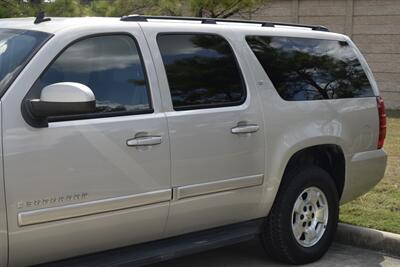 2008 Chevrolet Suburban LT LTHR NAV HTD SEATS 102K LOW MILES FRESH TRADE   - Photo 9 - Stafford, TX 77477