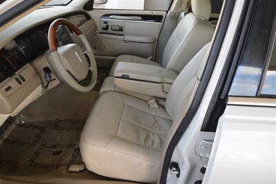 2007 Lincoln Town Car SIGNATURE LTD 45K ORIG MILES CARRIAGE TOP MINT   - Photo 30 - Stafford, TX 77477