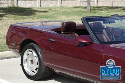 1993 Chevrolet Corvette CONVERTIBLE AUTOMATIC BEAUTIFUL COLOR COMBO CLEAN   - Photo 9 - Stafford, TX 77477