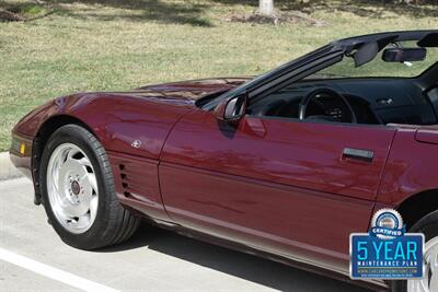 1993 Chevrolet Corvette CONVERTIBLE AUTOMATIC BEAUTIFUL COLOR COMBO CLEAN   - Photo 21 - Stafford, TX 77477