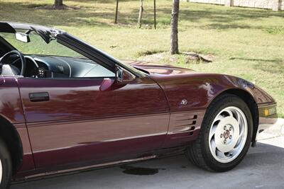 1993 Chevrolet Corvette CONVERTIBLE AUTOMATIC BEAUTIFUL COLOR COMBO CLEAN   - Photo 22 - Stafford, TX 77477