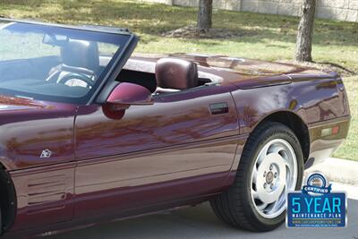 1993 Chevrolet Corvette CONVERTIBLE AUTOMATIC BEAUTIFUL COLOR COMBO CLEAN   - Photo 10 - Stafford, TX 77477