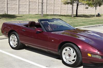 1993 Chevrolet Corvette CONVERTIBLE AUTOMATIC BEAUTIFUL COLOR COMBO CLEAN   - Photo 7 - Stafford, TX 77477