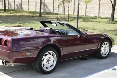 1993 Chevrolet Corvette CONVERTIBLE AUTOMATIC BEAUTIFUL COLOR COMBO CLEAN   - Photo 20 - Stafford, TX 77477