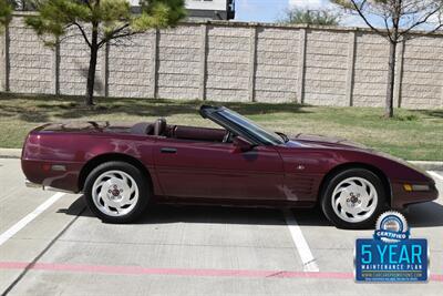 1993 Chevrolet Corvette CONVERTIBLE AUTOMATIC BEAUTIFUL COLOR COMBO CLEAN   - Photo 15 - Stafford, TX 77477