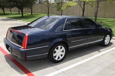 2006 Cadillac DTS Luxury I   - Photo 14 - Stafford, TX 77477