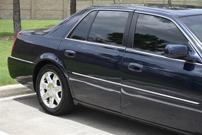 2006 Cadillac DTS Luxury I   - Photo 8 - Stafford, TX 77477