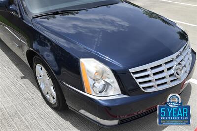 2006 Cadillac DTS Luxury I   - Photo 11 - Stafford, TX 77477