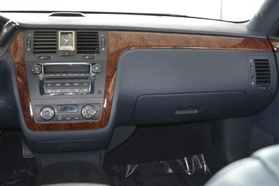 2006 Cadillac DTS Luxury I   - Photo 25 - Stafford, TX 77477