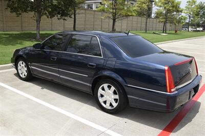 2006 Cadillac DTS Luxury I   - Photo 13 - Stafford, TX 77477