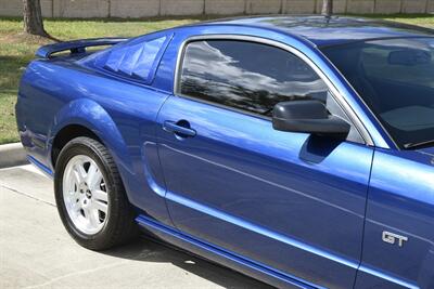 2007 Ford Mustang GT PREMIUM 5SPD MANUAL LTHR FRESH TRADE CLEAN   - Photo 8 - Stafford, TX 77477